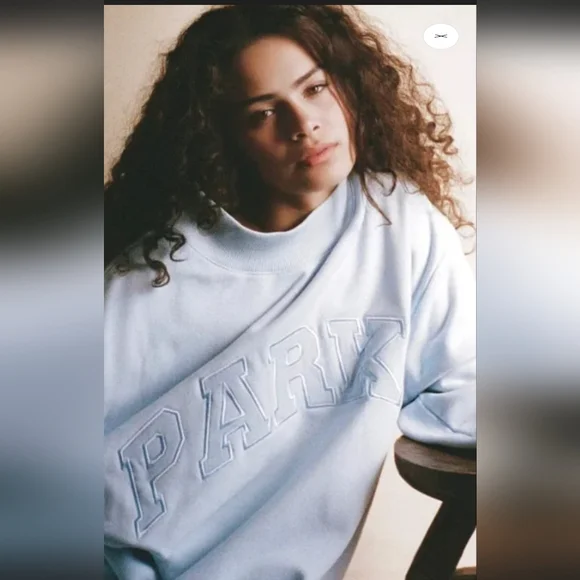 LOOKING FOR Parke Light Blue Crewneck Sweatshirt - Picture 2 of 2